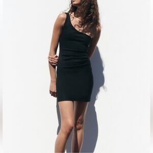 ZARA NWT Blavk Asymmetrical Kne Shoulder Side Pleat Fitted Mini Dress Large